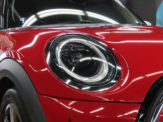 ＭＩＮＩ クーパー　クラシック・トリム　認定中古車／３ＤＯＯＲ／チリレッド／禁煙車／衝突軽減ブレーキ／純正ナビゲーション／純正バックカメラ／ＥＴＣ付／ＬＥＤヘッドライト／ＡＵＴＯライト／コンフォートアクセス／シートヒーター／オットマン（27枚目）