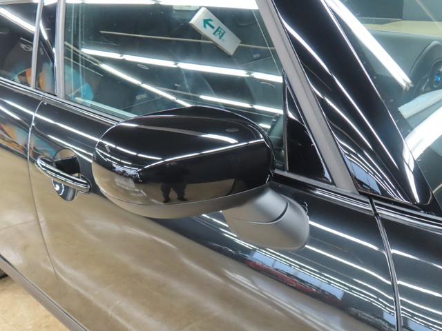 �T�C�h�~���[�F�u���b�N����Ƃ����f�U�C���ł��B