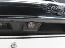 純正バックカメラ装備車両です。バックカメラにて車両後方の映像を映し出し駐車操作をサポートしてくれます。