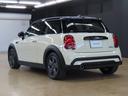 クーパーD クラシック・トリム 認定中古車・禁煙車・ペッパーホワイト・AppleCarPlay・純正バックカメラ・クルーズコントロール・PDC・純正アルミホイール・アンビエントライト・ユニオンジャックテールランプ(59枚目)