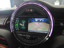 ＭＩＮＩ クーパー　認定中古車／５ＤＯＲ／エメラルドグレー／禁煙車／衝突軽減ブレーキ／純正ナビゲーション／純正バックカメラ／ＬＥＤヘッドライト／コンフォートアクセス／ＥＴＣ付／シートヒーター／オットマン／ＡＵＴＯライト（7枚目）