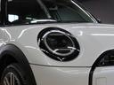 クーパーＣ　クラシック・トリム　認定中古車／５ＤＯＯＲ／ナノクホワイト／禁煙車／アダプティブクルーズコントロール／衝突軽減ブレーキ／Ａｐｐｌｅｃａｒｐｌａｙ／ヘッドアップディスプレイ／純正バックカメラ／コンフォートアクセス／ＥＴＣ付（25枚目）