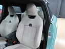 助手席：特に大きなシミ・ほつれ・汚れ等は確認できませんでした。