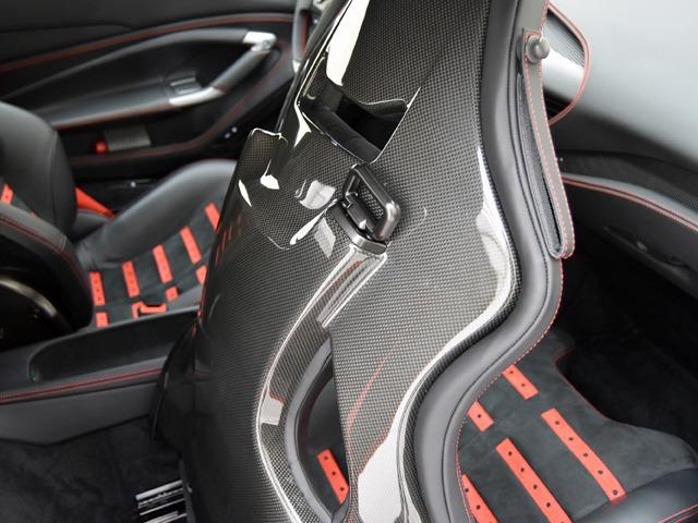 Ｆ８トリブート Ｆ１　ＯＰ７０６　カーボンファイバーＬＥＤ付ドライバーゾーン／リアディフューザー／Ｆスポイラー　サスペンションリフター　２０ｉｎＡＷ　デイトナカーボンファイバーレーシングシート　カーボンセラミックブレーキ（14枚目）