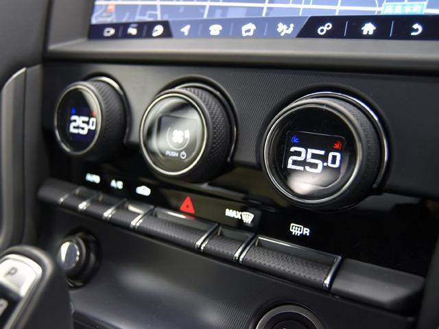 Ｆタイプ Ｒクーペ　５．０Ｌ　Ｐ５５０　ＡＷＤ　２０ｉｎＡＷ　エボニー／アイボリーレザー　アクティブスポーツエキゾースト　ダイナミックモード　ＬＥＤヘッドライト　スエードクロスヘッドライニングＰ　パワーテールゲート　メリディアン　１２ｗａｙシート（16枚目）