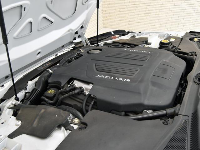 Ｆタイプ Ｒクーペ　５．０Ｌ　Ｐ５５０　ＡＷＤ　２０ｉｎＡＷ　エボニー／アイボリーレザー　アクティブスポーツエキゾースト　ダイナミックモード　ＬＥＤヘッドライト　スエードクロスヘッドライニングＰ　パワーテールゲート　メリディアン　１２ｗａｙシート（26枚目）