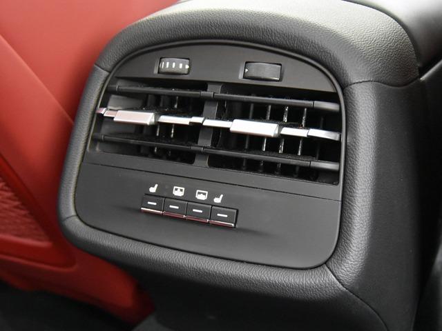 ギブリ グランスポーツ OP137 21inAW ドリルドナチュラルレザーロッソ 電動SR カーボンインテリアトリム Fベンチレーター ツーリングPKG 前後シートH スポーツステアリングホイールカーボンインサート ACC(18枚目)