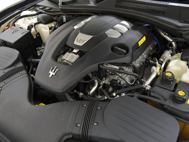 ギブリ グランスポーツ OP137 21inAW ドリルドナチュラルレザーロッソ 電動SR カーボンインテリアトリム Fベンチレーター ツーリングPKG 前後シートH スポーツステアリングホイールカーボンインサート ACC(25枚目)