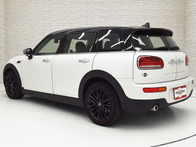 ＭＩＮＩ クーパーＤ　クラブマン　クラシック・トリム　ブラックパールハーフレザー　ＦシートＨ　前後Ｐセンサー＋Ｂカメラ　ＡＣＣ　純正ナビ　ＬＥＤヘッドライト　マルチＤメーターパネル　コンフォートアクセス　１７ｉｎＡＷ　スポーツレザーステアリング　禁煙（2枚目）