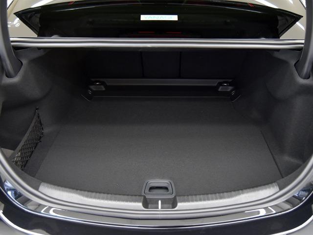 Ｃクラス Ｃ２００アバンギャルド　ＡＭＧライン　レザーＥＸＣＰ　ＯＰ１０３　パノラマＳＲ　ベーシックＰＫＧ　赤黒革　ＦシートＨ　ヘッドアップＤ　ＡＭＧスタイリングＰＫＧ　ＡＭＧ１８ｉｎＡＷ　ＡＭＧスポーツステアリング　メタルウィーブインテリアトリム　ドラレコ　禁煙（20枚目）
