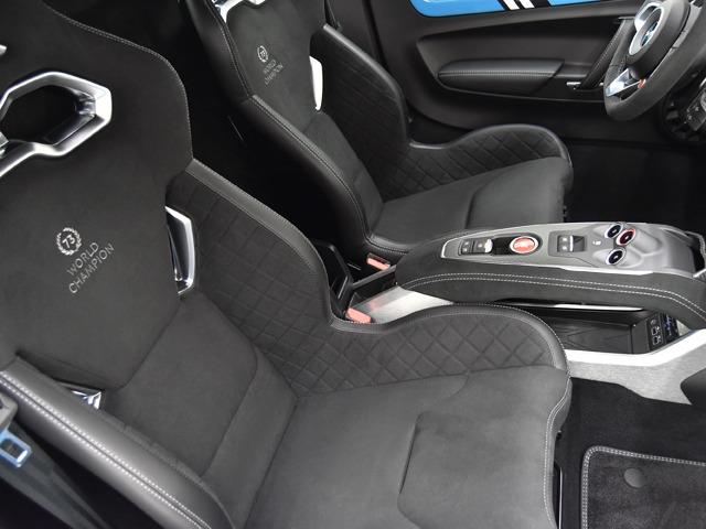 Ａ１１０ サン　レモ　７３　世界限定２００台　サンレモ７３専用デカール　カーボンルーフ　ＬＥＤヘッドライト　サベルト製バケットシート　前後Ｐセンサー＆Ｂカメラ　１８ｉｎＡＷ　アップルカープレイ　グレーステッチインテリア　禁煙（11枚目）
