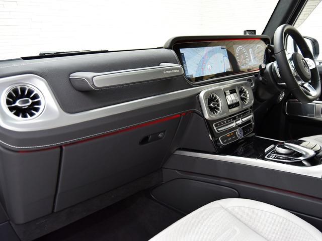 Ｇクラス Ｇ４００ｄ　ＡＭＧライン　マヌファクトゥーアプログラム　ＯＰ３２３　白革　Ｆベンチレーター　ラグジュアリーＰＫＧ　アダプティブダンピングシステム　ボディ同色スペアタイヤリング　ＡＭＧ２０ｉｎＡＷ　ブルメスター　レーダーセーフティＰＫＧ　前後シートＨ　ＡＣＣ（10枚目）