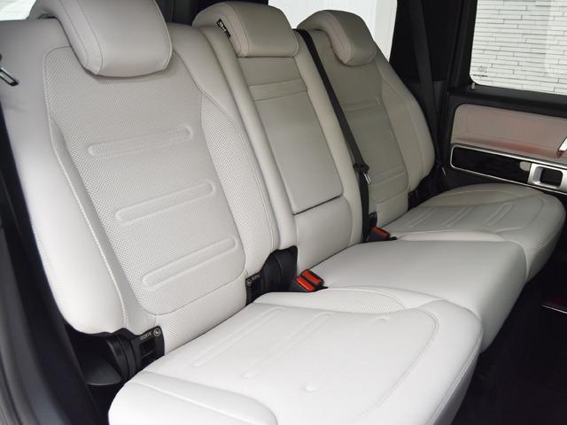 Ｇクラス Ｇ４００ｄ　ＡＭＧライン　マヌファクトゥーアプログラム　ＯＰ３２３　白革　Ｆベンチレーター　ラグジュアリーＰＫＧ　アダプティブダンピングシステム　ボディ同色スペアタイヤリング　ＡＭＧ２０ｉｎＡＷ　ブルメスター　レーダーセーフティＰＫＧ　前後シートＨ　ＡＣＣ（14枚目）