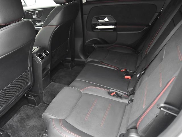 ＧＬＢ ＧＬＢ２００ｄ　ＡＭＧライン　ＡＭＧ１９ｉｎＡＷ　ブラックハーフレザー　３６０°カメラ　ＦシートＨ　レーダーセーフティＰＫＧ　パワーテールゲート　メモリー付パワーシート　純正ナビＴＶ　ＡＭＧスタイリングＰＫＧ　ＡＣＣ　禁煙（12枚目）