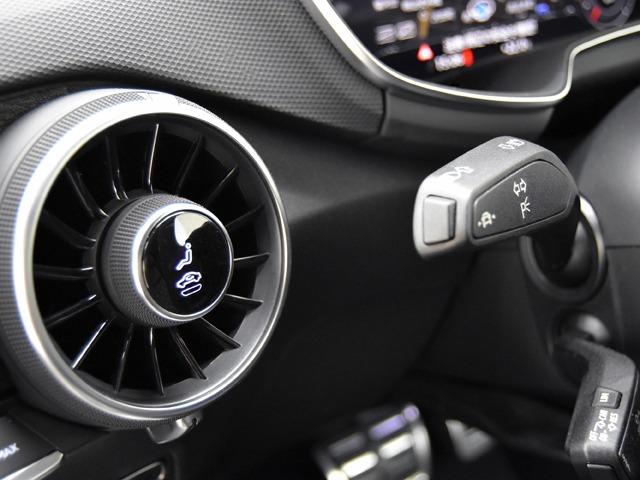 ＴＴ ＲＳクーペ ベースグレード　２０ｉｎＡＷ　アシスタンスＰＫＧ　黒革　ＦシートＨ　マトリクスＬＥＤヘッドライト　サイド／レーンアシスト　センターアームレスト　ＭＭＩナビＴＶ　マグネティックライド　クルーズコントロール　禁煙（28枚目）