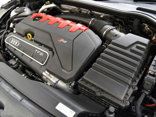 ＴＴ ＲＳクーペ ベースグレード　２０ｉｎＡＷ　アシスタンスＰＫＧ　黒革　ＦシートＨ　マトリクスＬＥＤヘッドライト　サイド／レーンアシスト　センターアームレスト　ＭＭＩナビＴＶ　マグネティックライド　クルーズコントロール　禁煙（30枚目）