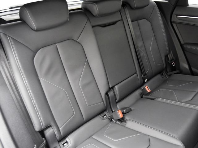 Ｑ３ ３５ＴＦＳＩ　Ｓライン　パノラマＳＲ　コンビニエンス＆アシスタンスＰＫＧ　ブラックアウディリング＆ブラックスタイリングＰＫＧ　プラスＰＫＧ　黒革　Ｆ１９Ｒ２０ｉｎＡＷ　ＬＥＤヘッドライト　ＭＭＩナビ　バーチャルコックピット（13枚目）