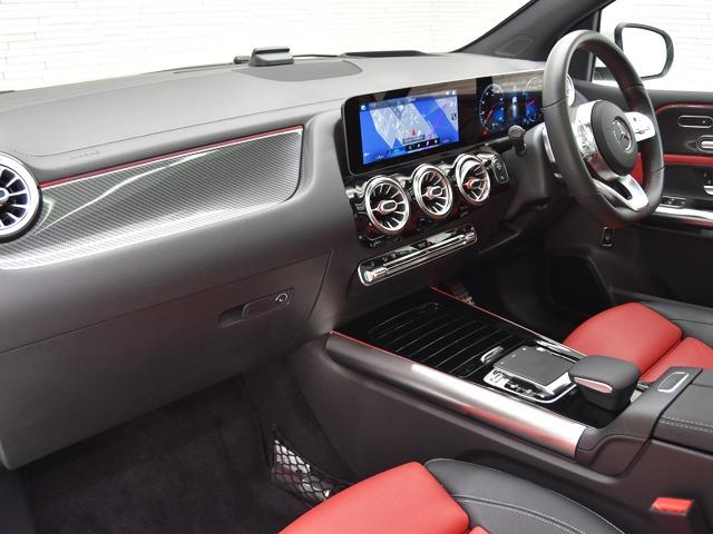 Ｂクラス Ｂ１８０　ＡＭＧレザーエクスクルーシブパッケージ　ＯＰ１０９　パノラマＳＲ　アドバンスドＰＫＧ　ナビゲーションＰＫＧ　ＦシートＨ　赤黒革　３６０°カメラ　メモリー付パワーシート　パワートランク　ＡＭＧ１８ｉｎＡＷ　ＡＭＧスタイリングＰＫＧ　ＡＣＣ（8枚目）