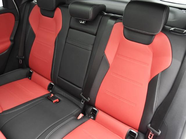 Ｂクラス Ｂ１８０　ＡＭＧレザーエクスクルーシブパッケージ　ＯＰ１０９　パノラマＳＲ　アドバンスドＰＫＧ　ナビゲーションＰＫＧ　ＦシートＨ　赤黒革　３６０°カメラ　メモリー付パワーシート　パワートランク　ＡＭＧ１８ｉｎＡＷ　ＡＭＧスタイリングＰＫＧ　ＡＣＣ（13枚目）