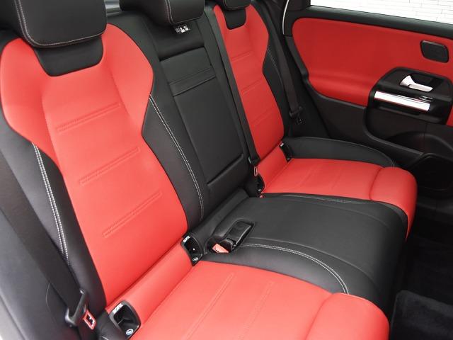 Ｂクラス Ｂ１８０　ＡＭＧレザーエクスクルーシブパッケージ　ＯＰ１０９　パノラマＳＲ　アドバンスドＰＫＧ　ナビゲーションＰＫＧ　ＦシートＨ　赤黒革　３６０°カメラ　メモリー付パワーシート　パワートランク　ＡＭＧ１８ｉｎＡＷ　ＡＭＧスタイリングＰＫＧ　ＡＣＣ（14枚目）