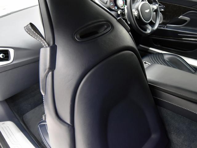 ＤＢ１１ ローンチエディション　ＯＰ２３５　エクステリアフィニッシャーパックダーク　ネクサスキルティング　コンテンポラリーレザーカラーダークナイト　ベンチレーター　トリムインレイチョップドカーボン　２０ｉｎＡＷ　タッチパッド　禁煙（14枚目）
