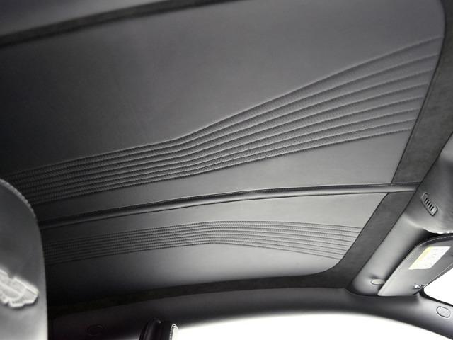 ＤＢ１１ ローンチエディション　ＯＰ２３５　エクステリアフィニッシャーパックダーク　ネクサスキルティング　コンテンポラリーレザーカラーダークナイト　ベンチレーター　トリムインレイチョップドカーボン　２０ｉｎＡＷ　タッチパッド　禁煙（15枚目）