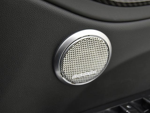 ジュリア クアドリフォリオ　２．９Ｖ　Ｖ６　ビターボ　１９ｉｎＡＷ　カーボンＦスポイラーリップ／サイドスカート／トランクスポイラー　カーボンエンジンフード　ブラックハーフレザー　ＦシートＨ　カーボンパネル　ハーマンカードン　ステアリングＨ　ＡＣＣ（17枚目）