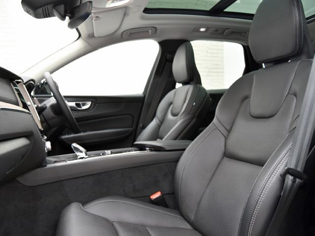 ＸＣ６０ リチャージアルティメトＴ６ＡＷＤプラグインハイブリド　２０２３ｙモデル　２１ｉｎＡＷ　パノラマＳＲ　ＡＣＣ　黒革　前後シートＨ　Ｆベンチレーター　ヘッドアップＤ　ハーマンカードン　３６０°カメラ　エアサス　ブラインドスポット　ＬＥＤヘッドライト　ドラレコ（7枚目）