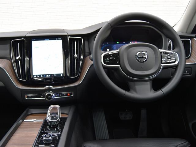 ＸＣ６０ リチャージアルティメトＴ６ＡＷＤプラグインハイブリド　２０２３ｙモデル　２１ｉｎＡＷ　パノラマＳＲ　ＡＣＣ　黒革　前後シートＨ　Ｆベンチレーター　ヘッドアップＤ　ハーマンカードン　３６０°カメラ　エアサス　ブラインドスポット　ＬＥＤヘッドライト　ドラレコ（9枚目）