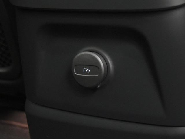 ＸＣ６０ リチャージアルティメトＴ６ＡＷＤプラグインハイブリド　２０２３ｙモデル　２１ｉｎＡＷ　パノラマＳＲ　ＡＣＣ　黒革　前後シートＨ　Ｆベンチレーター　ヘッドアップＤ　ハーマンカードン　３６０°カメラ　エアサス　ブラインドスポット　ＬＥＤヘッドライト　ドラレコ（24枚目）