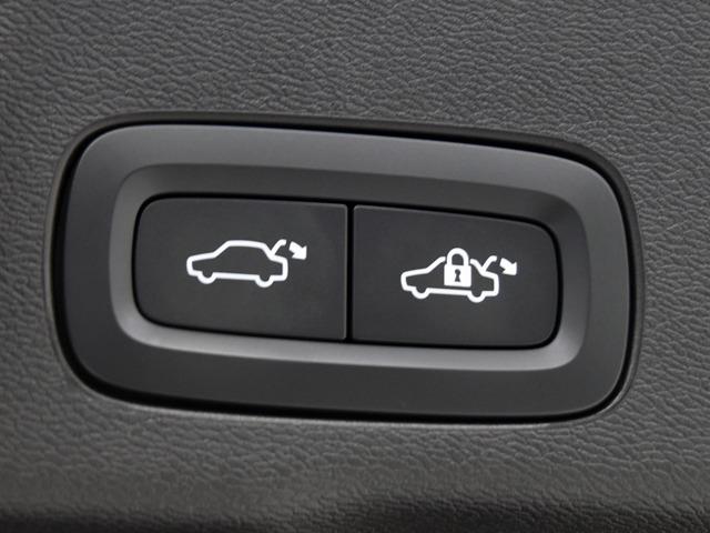 ＸＣ６０ リチャージアルティメトＴ６ＡＷＤプラグインハイブリド　２０２３ｙモデル　２１ｉｎＡＷ　パノラマＳＲ　ＡＣＣ　黒革　前後シートＨ　Ｆベンチレーター　ヘッドアップＤ　ハーマンカードン　３６０°カメラ　エアサス　ブラインドスポット　ＬＥＤヘッドライト　ドラレコ（26枚目）