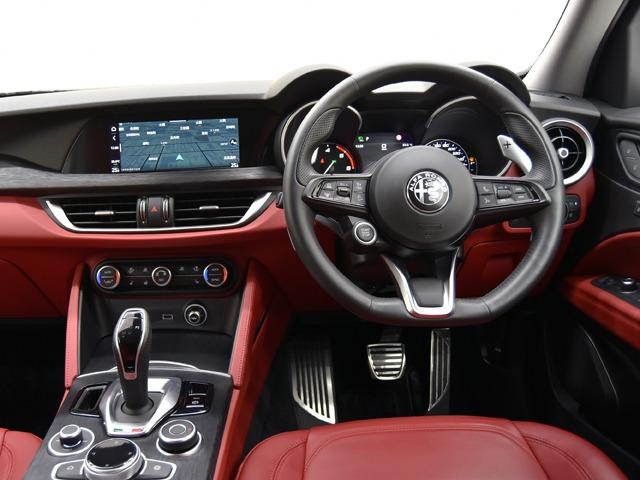 ステルヴィオ ２．２ターボ　ディーゼルＱ４スプリント　赤革　ＦシートＨ　ＡＣＣ　前後Ｐセンサー＆Ｂカメラ　ステアリングＨ　１８ｉｎＡＷ　レーンキープ　メモリー付パワーシート　ブラインドスポット　パワーテールゲート　バイキセノンヘッドライト　禁煙（9枚目）