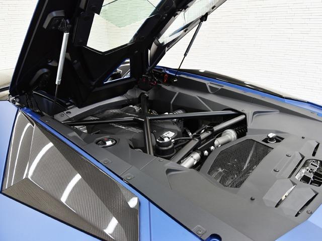 アヴェンタドール Ｓロードスター　ＯＰ７７２　ガラスエンジンボンネット　Ｆ２０Ｒ２１ｉｎＡＷ　インテリアカーボンファイバーＰＫＧ　エクステリアディティールヴィジブルカーボンファイバー　フルエレクトリックシート＆シートＨ　スタイルＰＫＧ（19枚目）