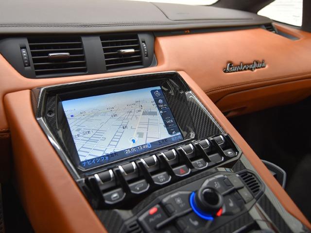 アヴェンタドール Ｓロードスター　ＯＰ７７２　ガラスエンジンボンネット　Ｆ２０Ｒ２１ｉｎＡＷ　インテリアカーボンファイバーＰＫＧ　エクステリアディティールヴィジブルカーボンファイバー　フルエレクトリックシート＆シートＨ　スタイルＰＫＧ（22枚目）
