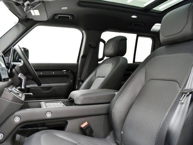 ディフェンダー １１０Ｘ－ダイナミックＨＳＥ　Ｄ３００　ＯＰ２２２　ディプロイアブルサイドステップ　２２ｉｎＡＷ　エアサスＰ　エクステンデッドブラックエクステリアＰ　ｃｌｅａｒｓｉｇｈｔインテリアリアビューミラー　コンフォート＆コンビニエンスＰ　ＡＣＣ（9枚目）