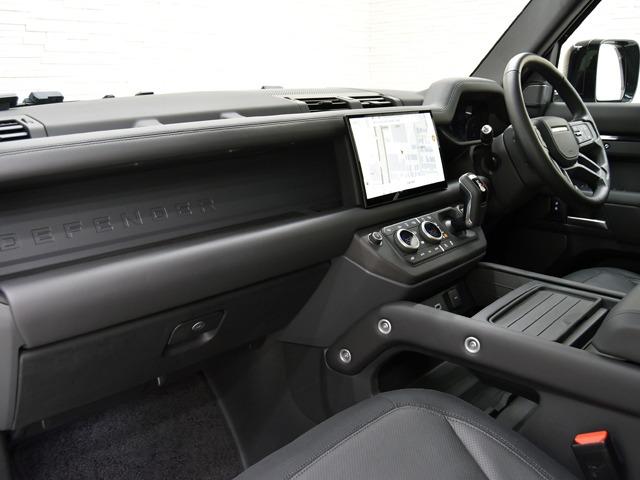 ディフェンダー １１０Ｘ－ダイナミックＨＳＥ　Ｄ３００　ＯＰ２２２　ディプロイアブルサイドステップ　２２ｉｎＡＷ　エアサスＰ　エクステンデッドブラックエクステリアＰ　ｃｌｅａｒｓｉｇｈｔインテリアリアビューミラー　コンフォート＆コンビニエンスＰ　ＡＣＣ（10枚目）