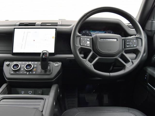 ディフェンダー １１０Ｘ－ダイナミックＨＳＥ　Ｄ３００　ＯＰ２２２　ディプロイアブルサイドステップ　２２ｉｎＡＷ　エアサスＰ　エクステンデッドブラックエクステリアＰ　ｃｌｅａｒｓｉｇｈｔインテリアリアビューミラー　コンフォート＆コンビニエンスＰ　ＡＣＣ（12枚目）