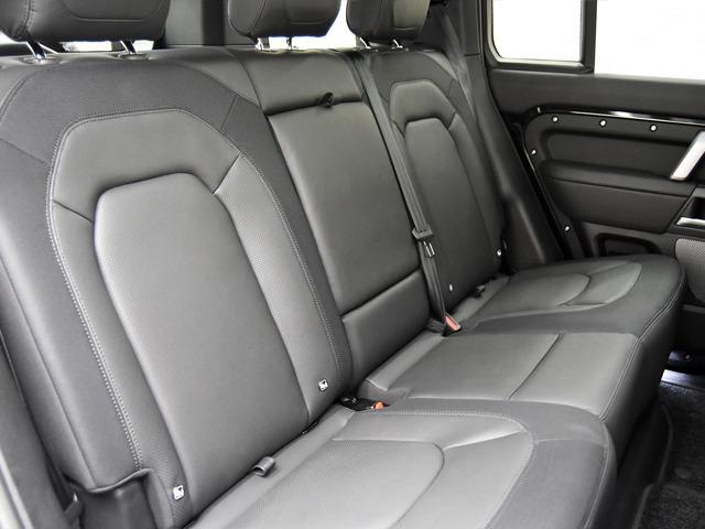 ディフェンダー １１０Ｘ－ダイナミックＨＳＥ　Ｄ３００　ＯＰ２２２　ディプロイアブルサイドステップ　２２ｉｎＡＷ　エアサスＰ　エクステンデッドブラックエクステリアＰ　ｃｌｅａｒｓｉｇｈｔインテリアリアビューミラー　コンフォート＆コンビニエンスＰ　ＡＣＣ（14枚目）