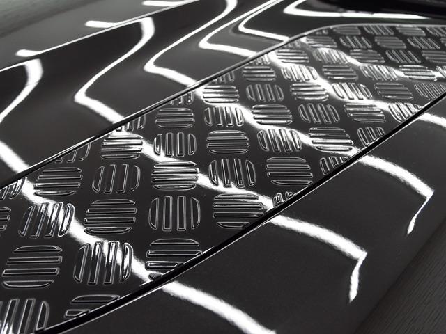 ディフェンダー １１０Ｘ－ダイナミックＨＳＥ　Ｄ３００　ＯＰ２２２　ディプロイアブルサイドステップ　２２ｉｎＡＷ　エアサスＰ　エクステンデッドブラックエクステリアＰ　ｃｌｅａｒｓｉｇｈｔインテリアリアビューミラー　コンフォート＆コンビニエンスＰ　ＡＣＣ（17枚目）