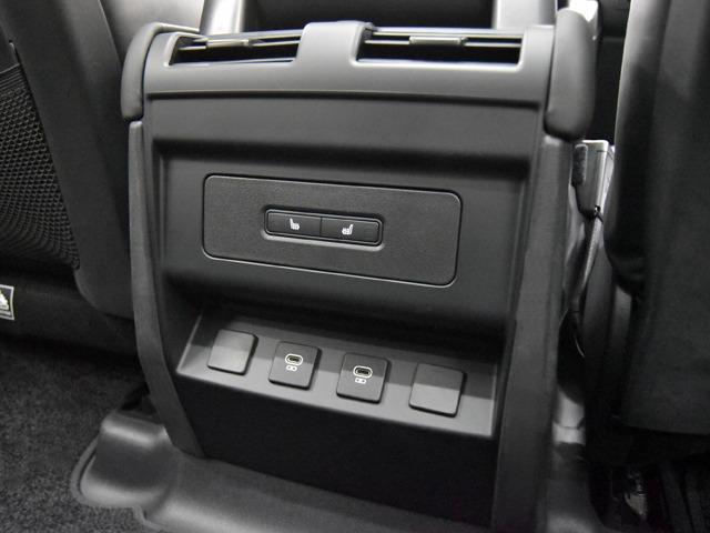 ディフェンダー １１０Ｘ－ダイナミックＨＳＥ　Ｄ３００　ＯＰ２２２　ディプロイアブルサイドステップ　２２ｉｎＡＷ　エアサスＰ　エクステンデッドブラックエクステリアＰ　ｃｌｅａｒｓｉｇｈｔインテリアリアビューミラー　コンフォート＆コンビニエンスＰ　ＡＣＣ（29枚目）