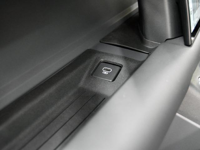 ディフェンダー １１０Ｘ－ダイナミックＨＳＥ　Ｄ３００　ＯＰ２２２　ディプロイアブルサイドステップ　２２ｉｎＡＷ　エアサスＰ　エクステンデッドブラックエクステリアＰ　ｃｌｅａｒｓｉｇｈｔインテリアリアビューミラー　コンフォート＆コンビニエンスＰ　ＡＣＣ（30枚目）