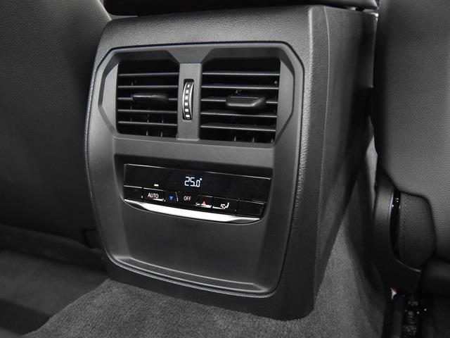 Ｍ４ Ｍ４クーペ　コンペティション　Ｍ　ｘＤｒｉｖｅ　黒革　Ｆベンチレーター　オートマチックテールゲート　サラウンドビューカメラ　ヘッドアップＤ　ＢＭＷレーザーライト　Ｆ１９Ｒ２０ｉｎＡＷ　Ｐアシスト＋　ドライビングアシストプロフェッショナル　ＦシートＨ（28枚目）