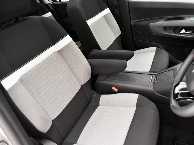 ベルランゴ エディション・サーブル　特別仕様車　ＬＥＤヘッドライト　前後Ｐセンサー＆Ｂカメラ　パノラマＳＲ　ＡＣＣ　１６ｉｎＡＷ　レーンキープ　ブラインドスポット　グレー／ブラックファブリックシート　アップルカープレイ　禁煙　ドラレコ（10枚目）