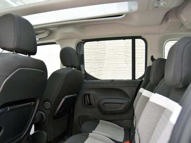 ベルランゴ エディション・サーブル　特別仕様車　ＬＥＤヘッドライト　前後Ｐセンサー＆Ｂカメラ　パノラマＳＲ　ＡＣＣ　１６ｉｎＡＷ　レーンキープ　ブラインドスポット　グレー／ブラックファブリックシート　アップルカープレイ　禁煙　ドラレコ（14枚目）