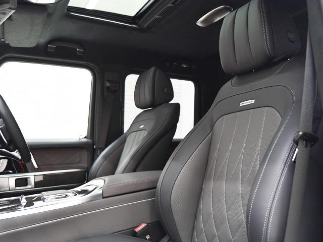 Ｇクラス Ｇ６３　マヌファクトゥーアプログラム＋　ＯＰ３９３　ＡＭＧカーボンファイバーインテリアトリム　ＡＭＧナイトＰＫＧマグノ　ＡＭＧ２１ｉｎＡＷ　灰黒革　ダイヤモンドステッチ　ガラスＳＲ　Ｆベンチレーター　前後シートＨ　ブルメスター　ＡＣＣ　禁煙（9枚目）