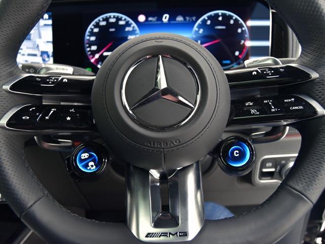Ｇクラス Ｇ６３　マヌファクトゥーアプログラム＋　ＯＰ３９３　ＡＭＧカーボンファイバーインテリアトリム　ＡＭＧナイトＰＫＧマグノ　ＡＭＧ２１ｉｎＡＷ　灰黒革　ダイヤモンドステッチ　ガラスＳＲ　Ｆベンチレーター　前後シートＨ　ブルメスター　ＡＣＣ　禁煙（24枚目）