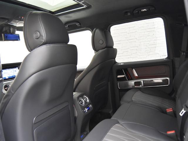 Ｇクラス Ｇ６３　マヌファクトゥーアプログラム＋　ＯＰ３９３　ＡＭＧカーボンファイバーインテリアトリム　ＡＭＧナイトＰＫＧマグノ　ＡＭＧ２１ｉｎＡＷ　灰黒革　ダイヤモンドステッチ　ガラスＳＲ　Ｆベンチレーター　前後シートＨ　ブルメスター　ＡＣＣ　禁煙（26枚目）