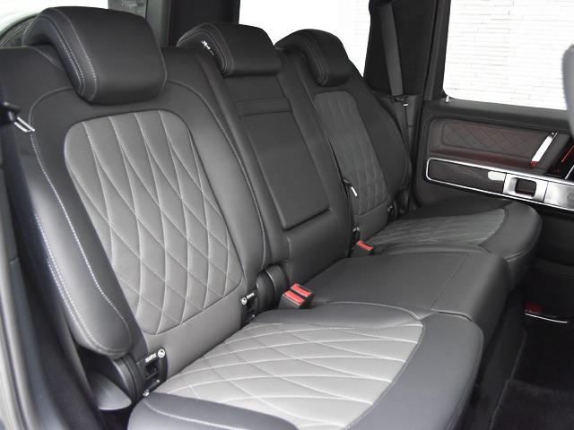 Ｇクラス Ｇ６３　マヌファクトゥーアプログラム＋　ＯＰ３９３　ＡＭＧカーボンファイバーインテリアトリム　ＡＭＧナイトＰＫＧマグノ　ＡＭＧ２１ｉｎＡＷ　灰黒革　ダイヤモンドステッチ　ガラスＳＲ　Ｆベンチレーター　前後シートＨ　ブルメスター　ＡＣＣ　禁煙（27枚目）