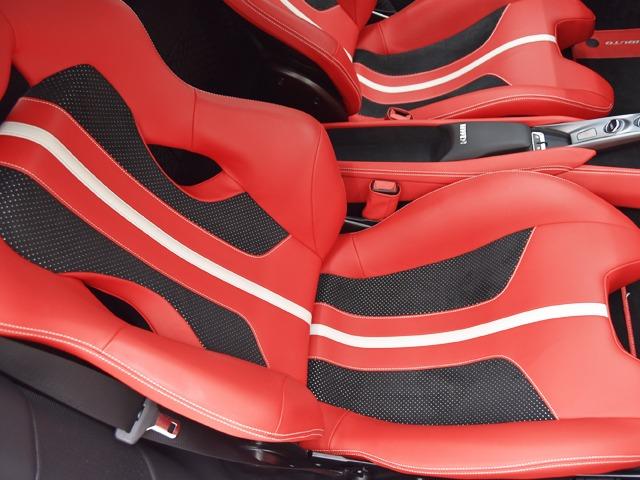 Ｆ８トリブート ベースグレード　Ｆ１　ＯＰ４９８　カーボンファイバーＦスポイラー／アウターシルカバー／ＬＥＤ付ステアリングホイール　サスペンションリフター　２０ｉｎＡＷ　前後Ｐカメラ　アダプティブＦライトシステム　イエローキャリパー（11枚目）