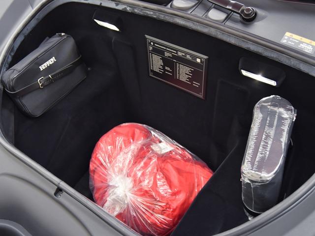 Ｆ８トリブート ベースグレード　Ｆ１　ＯＰ４９８　カーボンファイバーＦスポイラー／アウターシルカバー／ＬＥＤ付ステアリングホイール　サスペンションリフター　２０ｉｎＡＷ　前後Ｐカメラ　アダプティブＦライトシステム　イエローキャリパー（19枚目）